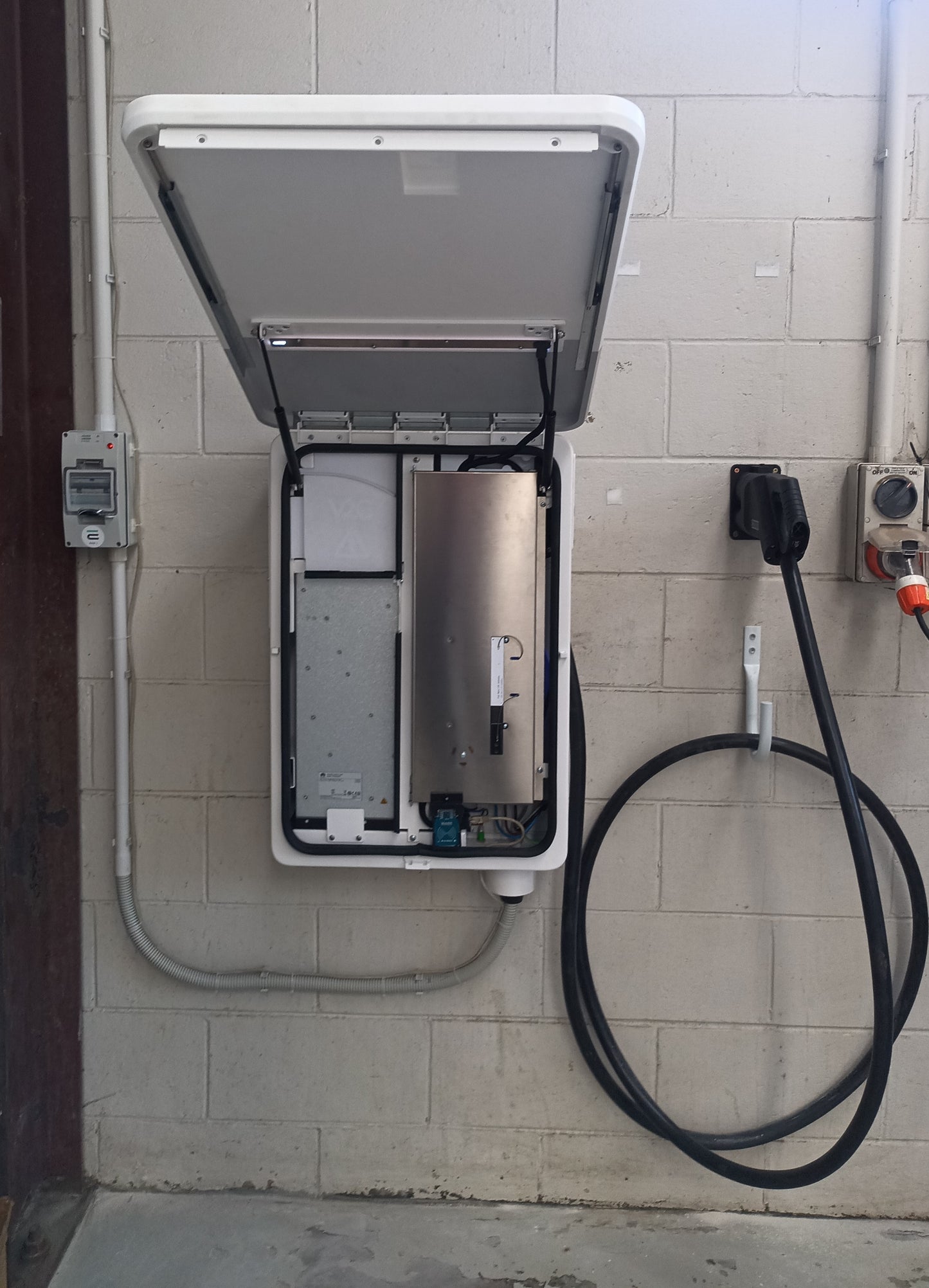 Denka (20-40kW DC) - EV Fast Charger