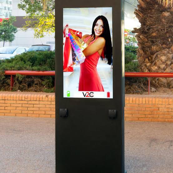 Screen (2x22kW AC) - EV Charger